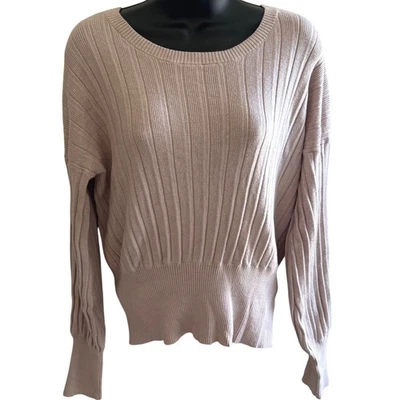 Suéter Acanalado Minimalista Silencioso Lujo Beige Neutro Cápsula Armario Express Foto 1 de 4