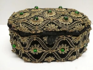 ANTIQUE BLACK VELVET GOLD BRAID APPLIQUE GREEN BEADED JEWELLERY TRINKET BOX - Picture 1 of 14