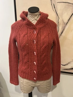 Cárdigan Anthropologie Sleeping On Snow, Cinnamon, tejido con cable. Botón floral Foto 1 de 4