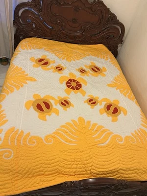 Hawaiian handmade quilts bedspread/wall hanging Yellow Turtle 80/80w/Free ship - Image 1 of 4