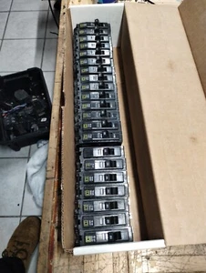 BOX 13 Square D QOB120 1 Pole 20 Amp 120/240VAC Bolt On Type QOB  Breaker - Picture 1 of 2