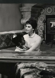 AVA GARDNER - N & B-TBE - 30 x 40 CM - Picture 1 of 2