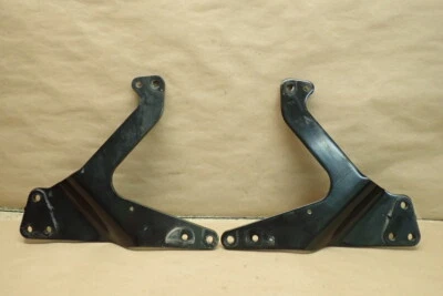 Victory Deluxe Touring Cruiser 2002 marco trasero par de soportes de montaje  Foto 1 de 4