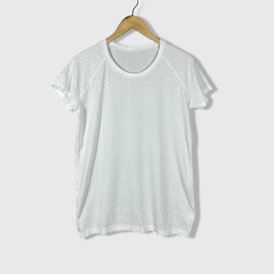 Camiseta Lululemon Run Swiftly Tech Feminina 14 Malha Branca Atlética Athleisure - Imagem 1 de 4