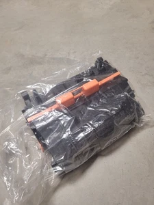 Cartucho de impresión de tóner negro original HP 64A (CC364A) - sin caja, bolsa sellada - Imagen 1 de 3
