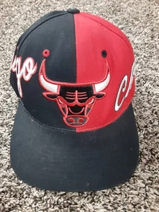 Mitchell & Ness Chicago Bulls Colorblock Script Logo Snapback Cap/Hat Red/Black - Picture 1 of 7