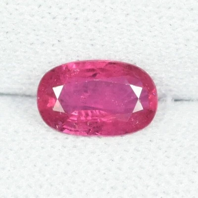 0.87 ct  GRACEFUL RARE NICE  PINKISH RED 100% NATURAL RUBY BURMESE See Vdo ON - Image 1 of 3
