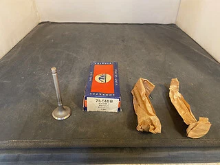 ATE Intake Valves 71-5188 / 33813 - SET OF 3 - Fits Renault R8 / R10 1964-1971 - Image 1 of 4