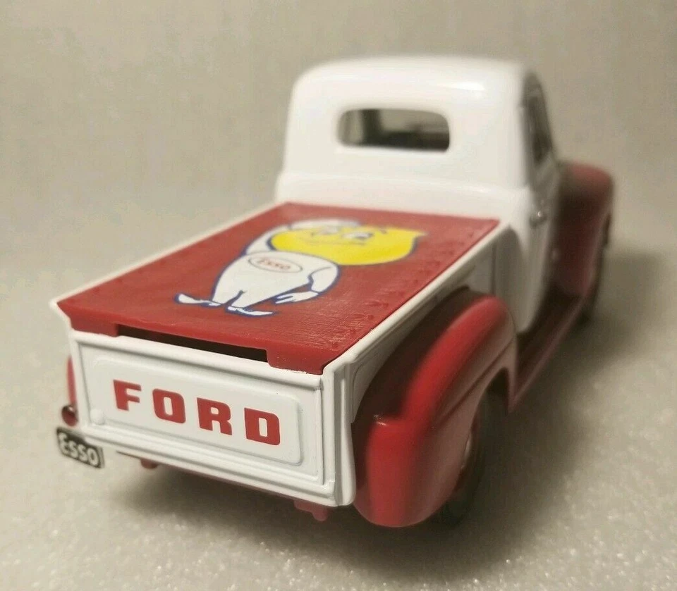 Ford fundido a presión ESSO Limited 1948 con cubierta de lengua de hombre caída de aceite RARO nuevo sin caja Foto 1 de 4