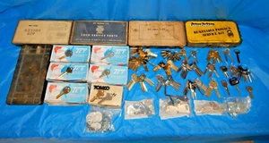 HUGE LOT OF BLANK KEYS & 5 LOCK SERVICE KITS, 1000'S OF PARTS ~ SEE ALL PHOTOS - Picture 1 of 15