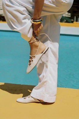 PISOS DE BALLET DE CUERO CON HONDA Foto 1 de 4