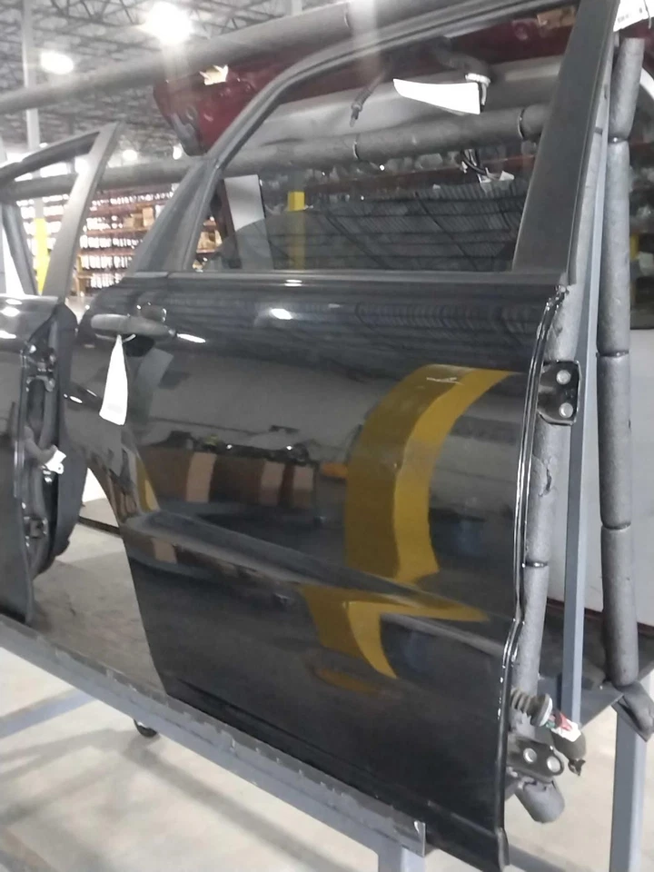 KIA Sportage 2008 puerta trasera derecha roja usada 575791 143 k millas Foto 1 de 2