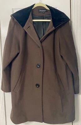 Ladies Coat Brown Sz 16 Forecaster Boston With Black Velvet Hood. Pre Owned - Image 1 of 4