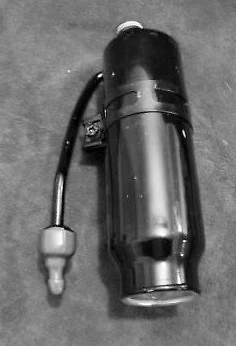 Receiver Drier Accumulator OEM 88471-34010 w/ Liquid Line (S} 88716-04103 Tacoma - Image 1 of 4