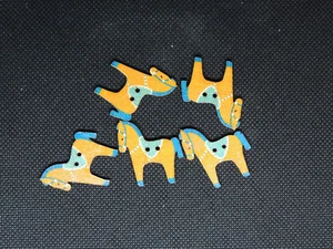 Horse wooden 2 hole button set of  4 (B2) - Picture 1 of 3