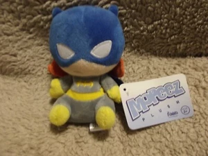 DC Comics ~ BATGIRL ~ 4,5 pulgadas muñeca de peluche Mopeez de Funko - Imagen 1 de 2
