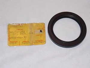 OEM 1967-01 KAWASAKI KE100 KLT250 KD80 KM100 FRONT WHEEL HUB OIL SEAL 92050-002 - Picture 1 of 1