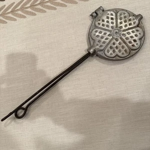 VTG RARE CAST ALUMINUM PIZZELLE KRUMKAKE WAFFLE COOKIE STOVETOP MAKER SIDE FLIP - Picture 1 of 24
