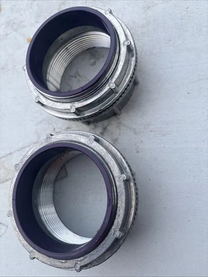 Buje hermético fundido a presión de zinc roscado Emerson Electric HUB300DN 3" - Lote de 2 Foto 1 de 4