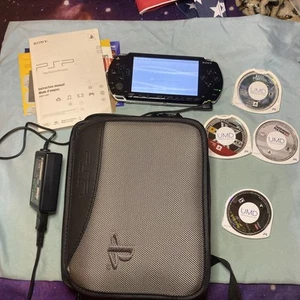 Sony Playstation Portable PSP 1001 Console Black 4 Games Case Charger Manual - Picture 1 of 16