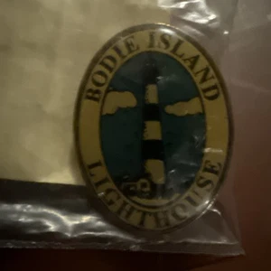 Bodie Island Light house North Carolina Gold Tone Travel Souvenir Pin With Story - Picture 1 of 3