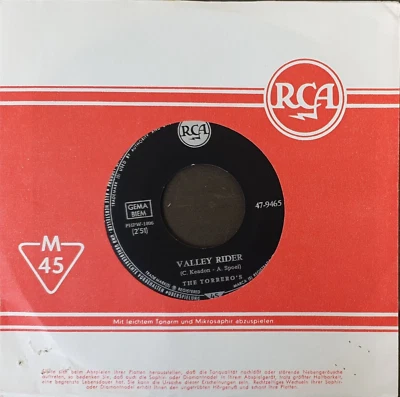 The Torreros's (Torero's) - Valley Rider / Surfside 7” Single 1963 RCA Germany - Image 1 of 4