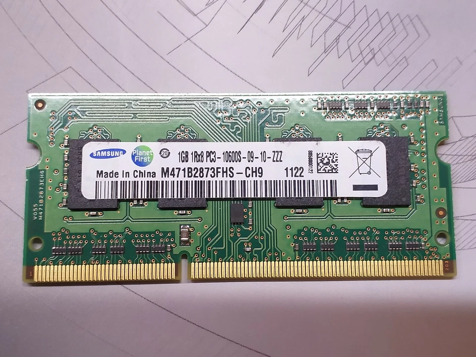 MEMORIA RAM PC Samsung M471B2873FHS-CH9 1GB DDR3 1333MHz PC3-10600S - Immagine 1 di 1
