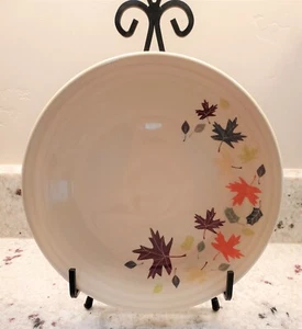 Fiesta Belk exklusiver Herbstblätter Herbstblatt Aufkleber 9" elfenbeinfarben Mittagessen Teller - Bild 1 von 3