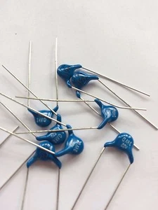 Ceramic capacitor 220pF 3000V K2000 10% by Vishay HCZ221BCDJ0K 10pcs £5.00 Z1248 - Picture 1 of 1