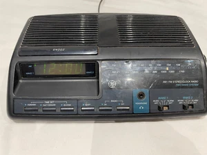 General Electric AM/FM Stereo 2 Alarm Clock Radio GE 7-4664A Tested WORKS - Picture 1 of 7