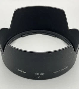 Parasol de cámara Nikon HB-32 para AF-S 18-70 mm / 18-105 mm / 18-135 mm / 18-140 mm - Imagen 1 de 1