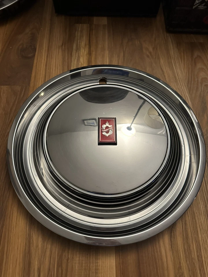 77-79 Oldsmobile Delta 88 Regency 98 Opcional Deluxe Tapacubos Tapacubos Completa 15” Foto 1 de 4