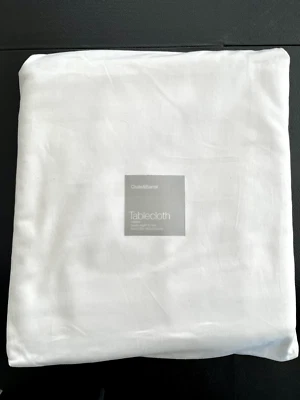 CRATE & BARREL CLASSIC WHITE TABLECLOTH 100% COTTON 60 X 120 SEATS 8 - 10 - Image 1 of 4