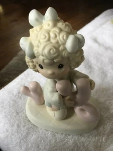 Pecious Moments Figurine "I'll Never Stop Loving You " 1989 - Picture 1 of 2