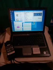 DELL LATITUDE D620 T7200 2,00 GHZ 4GBRAM 500 GBHDD WINXPSP/3 NVIDIAGEFORCEG07300 - Foto 1 di 16
