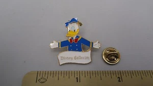 Vintage Donald Duck Disney Collector Cartoon Character Hat Lapel Pin - Picture 1 of 4