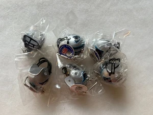 6 J.F. Sport - Carolina Panthers Helm Schlüsselanhänger - Bild 1 von 3