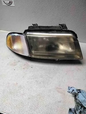 Conjunto de faros derecho AUDI A4 1996 1997 1998 1999 Foto 1 de 3