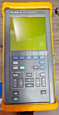 Alcance industrial Fluke 93 50 MHz 2 canales con sonda y cable de alimentación. Funciona Foto 1 de 4