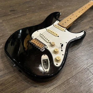 Fender Japan ST-43 1993 1994 Stratocaster Electric Guitar - Picture 1 of 10