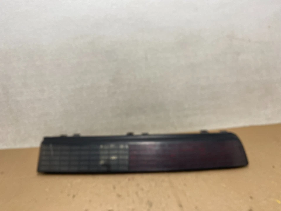 Luz trasera lateral derecha para pasajero Pontiac Fiero 1984 a 1988 OEM U0563 DG Foto 1 de 4