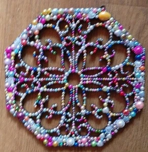 'ART FLOWER' LARGE HANDMADE Pearl GEM ENCRUSTED WOODEN HANGING GIFT 25cm - Imagen 1 de 4