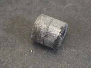 COLLAR,RR.ENG.HAN (10.5X22X21.5) HONDA NT650 1997 - 50357-MBL-610 18506 - Foto 1 di 3