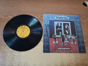 HAND AUTOGRAPHED IAN ANDERSON 1970s VG+ Jethro Tull – Benefit LP33 - Picture 1 of 3