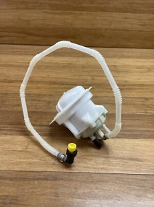 OEM 2004-2007 Volkswagen Touareg Fuel Pump Assembly 7l0 919 679 - Picture 1 of 8