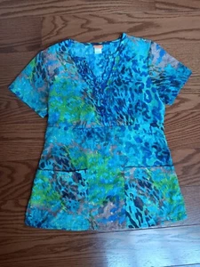 Elan by Barco Scrubs Top Womens Size Small Multicolor V Neck Medical/Uniform - Picture 1 of 10