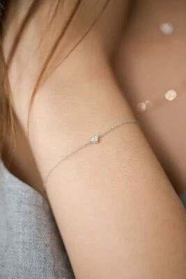 Hermoso Brazalete Fino Diseño Corazón Pequeño con Zafiro Simulado en Plata 935 Foto 1 de 4