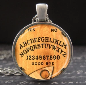 Halloween Ouija Brett Halskette Vintage Ephemera Art Good Bye Planchette Anhänger - Bild 1 von 3