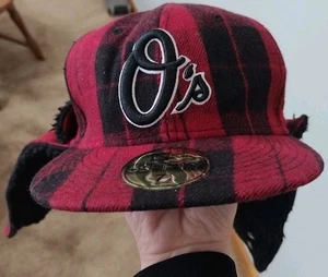 New Era MLB Baltimore Orioles 59Fifty Fitted Hat - 7 1/4 Red Buffalo with Fur - Bild 1 von 11