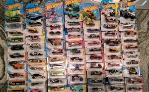 Hot Wheels Konvolut 70 Diecast Autos FANTASY CARS🔥Box 08 - Bild 1 von 4